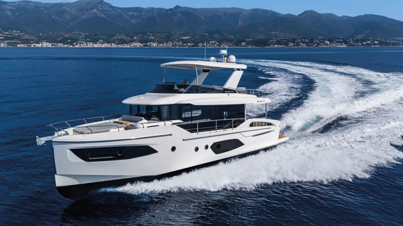 ABSOLUTE NAVETTA 53, refined design and unique style